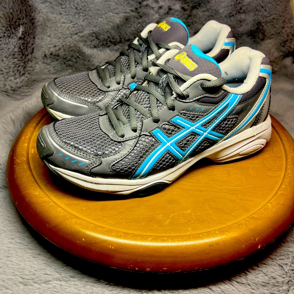 Women’s size 7.5 ASICS Gel express 4 shoes
